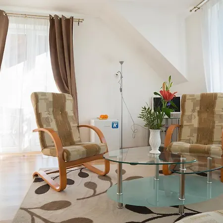 Toldi Panzio Hotel 3*