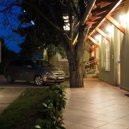 Toldi Panzio ヘーヴィーズ