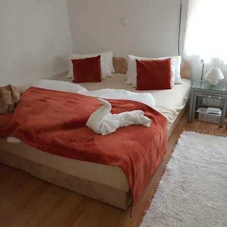 Toldi Panzio Hotel