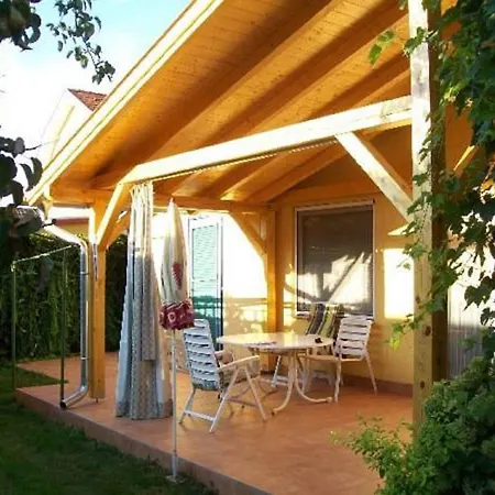 Toldi Panzio Hotel