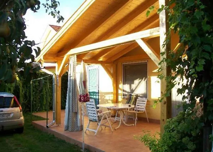 Toldi Panzio ホテル