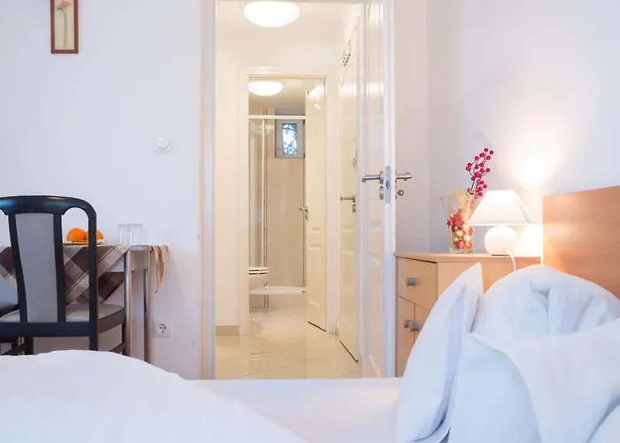 Toldi Panzio ホテル